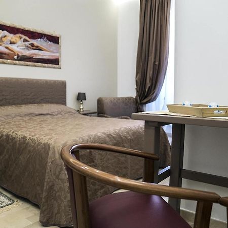 B&B Conte Cavour Barletta Buitenkant foto