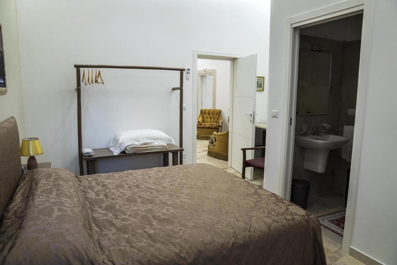B&B Conte Cavour Barletta Buitenkant foto